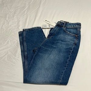 New pants size 36, USA 4 mom fit